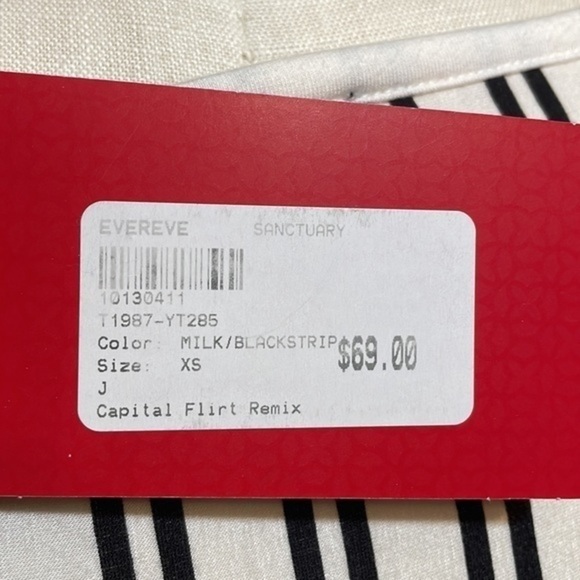 Sanctuary top short sleeve Cream Black blouse Sz XS NWT - Picture 2 of 6